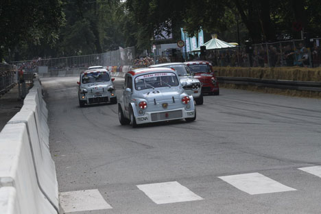 Ole Frederiksen forrest med sin Fiat Abarth 1000 TCR
(Foto: Motorsporten.dk)